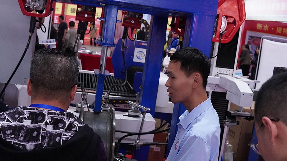 激光切割機(jī)價(jià)格、激光切管機(jī)、激光切割機(jī)廠(chǎng)家